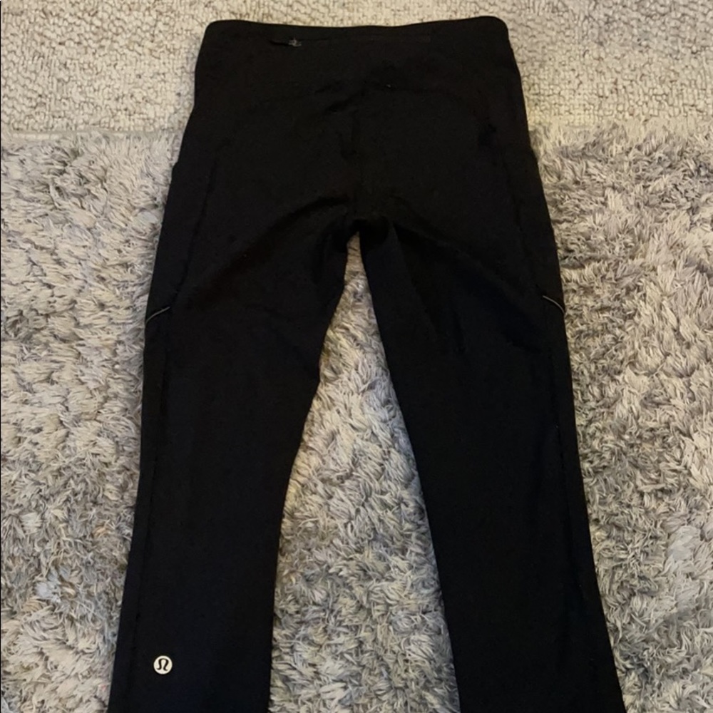 Black lululemon cropped leggings